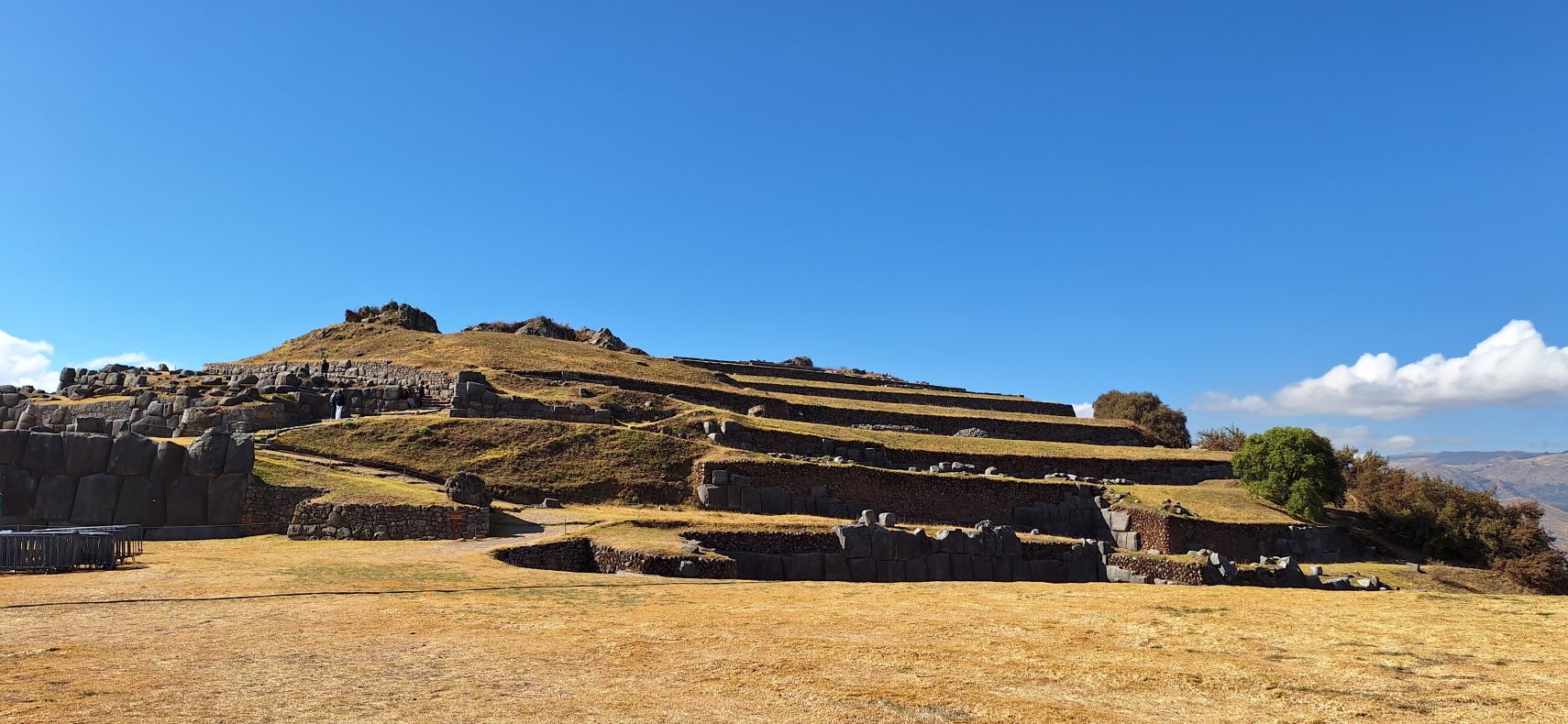 SAQSAYWAMAN CUZCO PERU ANGY TUTTALTROMONDO